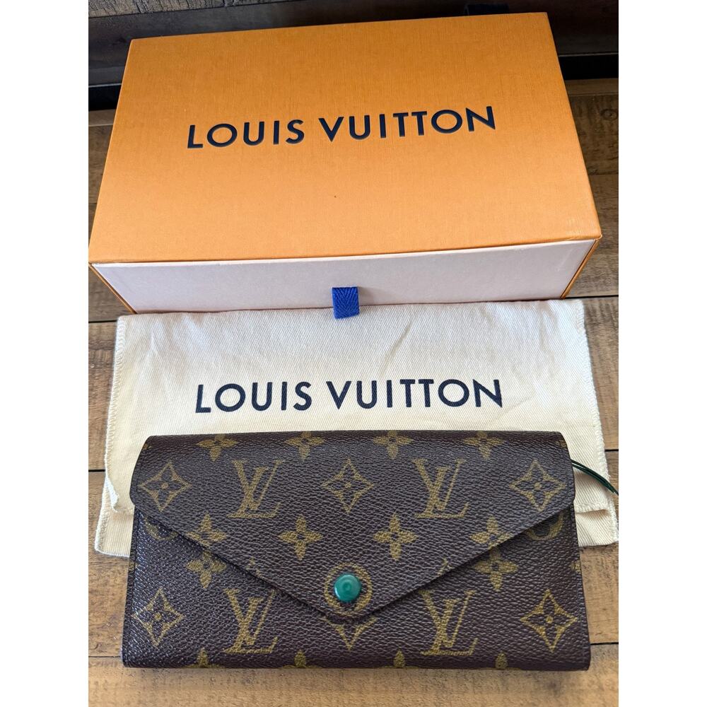 Louis Vuitton Josephine Wallet Brown Monogram Canvas Green France W/Box & COA